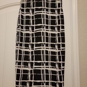 Patterned Pancil skirt